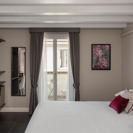 Santarella Guest House Milan Bagian luar foto
