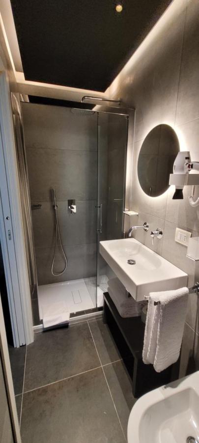 Santarella Guest House Milan Bagian luar foto